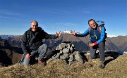 03 All'omino di vetta del Monte Aralalta (2008 m) con vista in Tre Signori